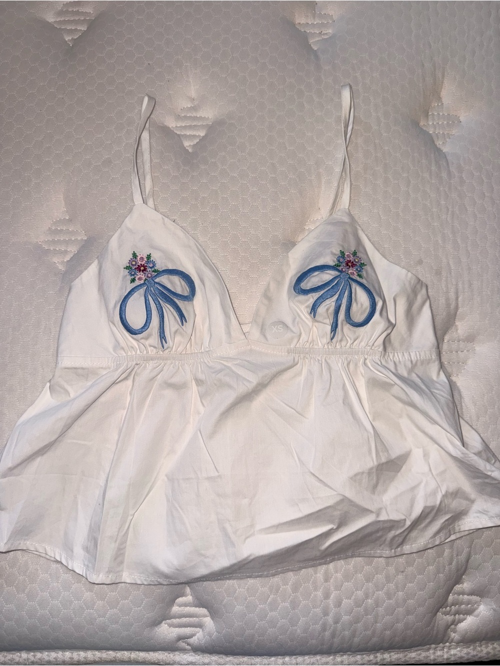 La Hearts White Cropped Cami with Blue Bow Embroidery